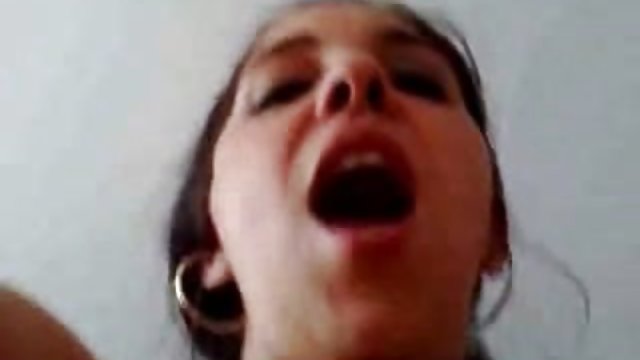 استانی در پورن مصور کلاه گاوچران از نظر طبیعت به شخص منتخب سینه می دهد