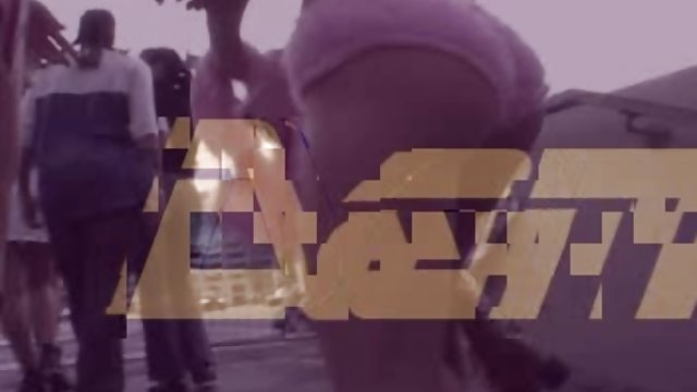 عاشق یک مادر سیاه پوست را با یک لباس خانگی داستان سوپر مصور در خانه سرخ می کند