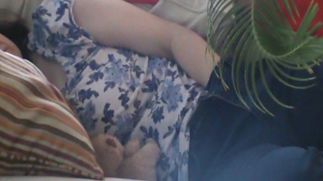سبزه خال کوبی از blowjob به شخص عزیز در خارج از منزل مصورسکسی می دهد