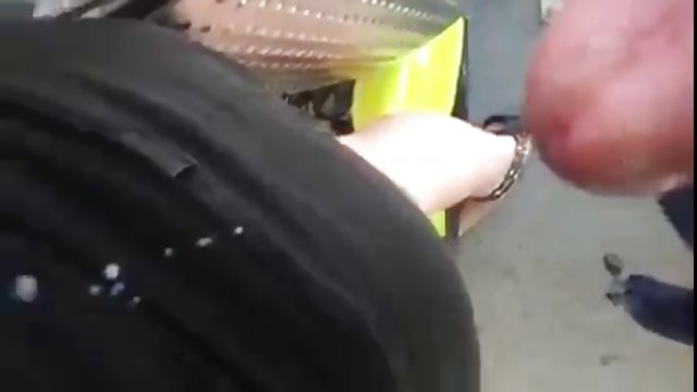 دوست پسر یک بدن سفید از دوست دختر جوان را برداشته و آلت تناسلی را داستانسکسی مصور در مهبل خود قرار می دهد
