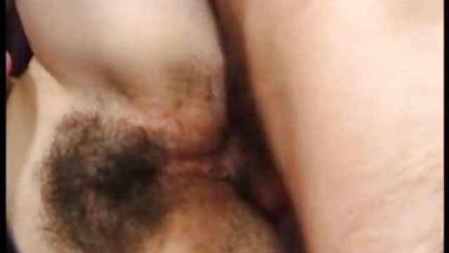 گردآوری ارگاسم خشونت آمیز از دختران جوان داستان مصور سکی هیجان زده
