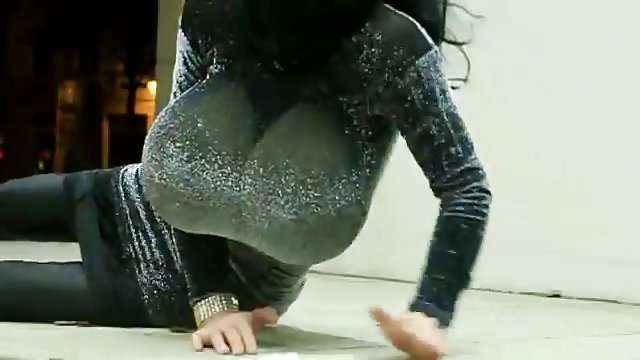 عاشق تصاویر مصور سکسی دست زن چربی را در مهبل قرار داد