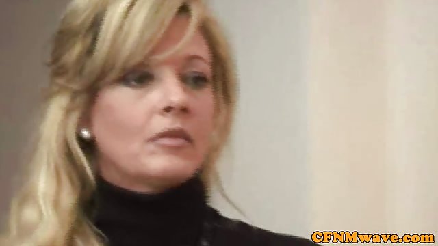 بازیگر روسی انگشت های نوازش روی شهوانیون استماع