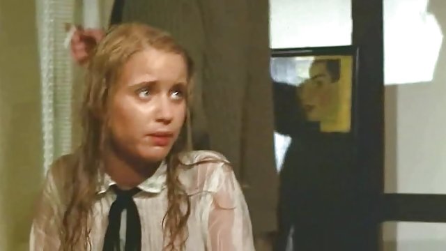 شوهر جوانان بزرگ همسرش را با عینک و یک دانلود مصور سکسی تی شرت صورتی رنگ پنجه می کند