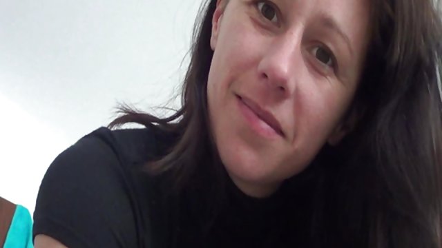 سبزه در ساق و یک موضوع صورتی توسط یک خروس بزرگ در داستانسکسی مصور چادر در گربه پاره شد